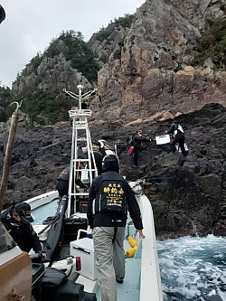 回収中（安全に荷物を渡します）